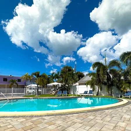 2Q Beds Studio Apt With Shared Pool 05 Clearwater Exterior photo