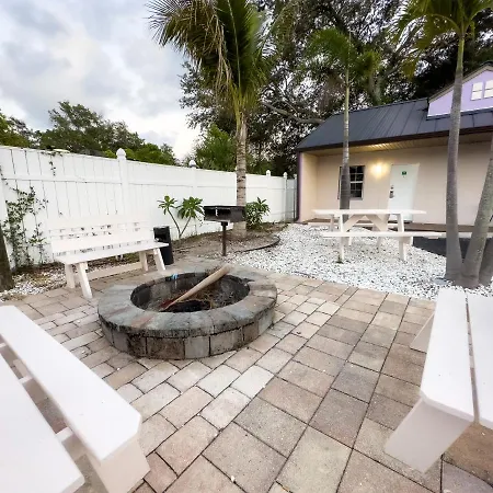 2Q Beds Studio Apt With Shared Pool 05 Clearwater Exterior photo