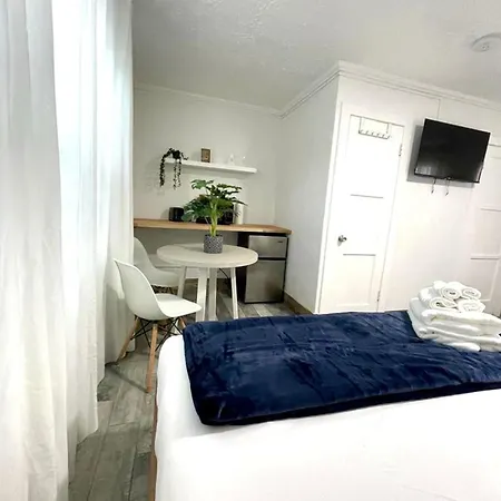 2Q Beds Studio Apt With Shared Pool 05 Clearwater Exterior photo